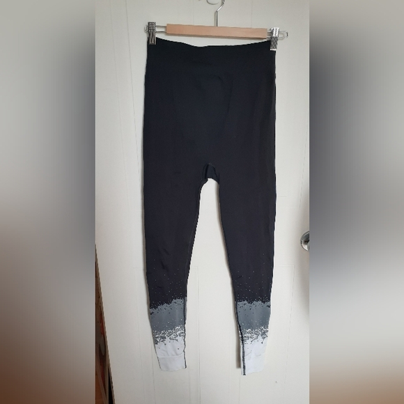Sweaty Betty leggings, size S - Picture 2 of 6